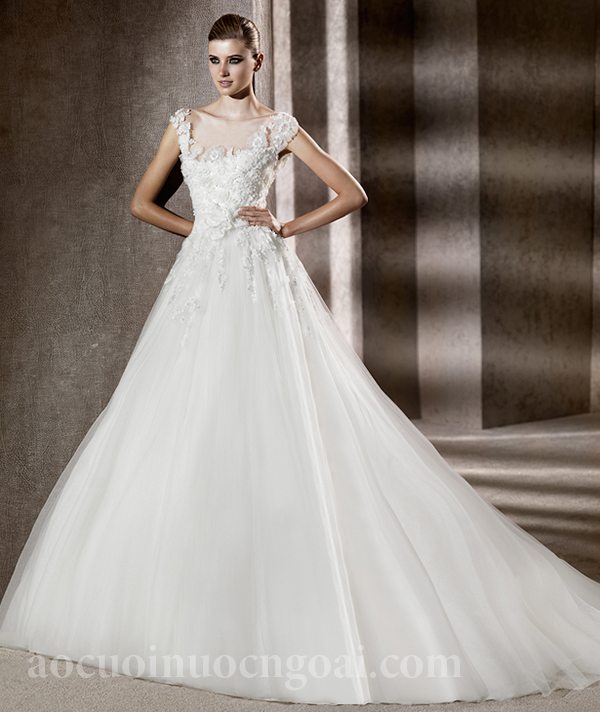 ao cuoi chu a co vuong dap ren than ao tinh te 