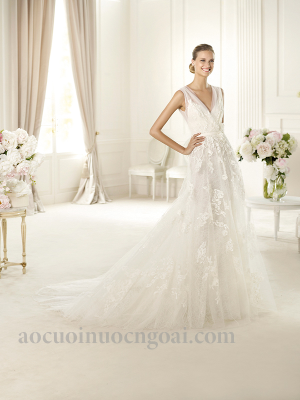 áo cuoi chu a co v tung dap ren noi sang trong 