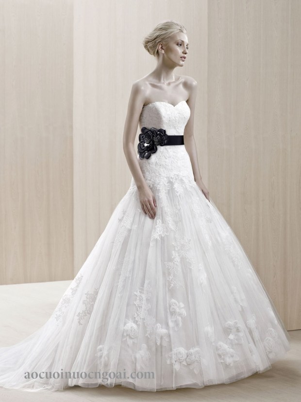 ao cuoi chu a cup nguc trai tim phu ren xinh xan