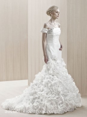 ao cuoi duoi ca tay ngang cup nguc ngang tung xep lop long lay