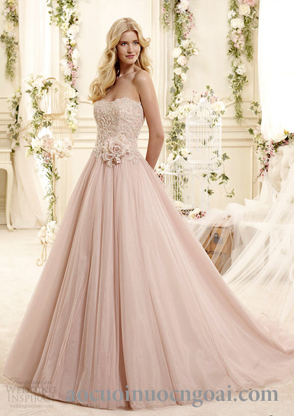 ao cuoi cup nguc tung xoe mau hong da sang trong ngot ngao