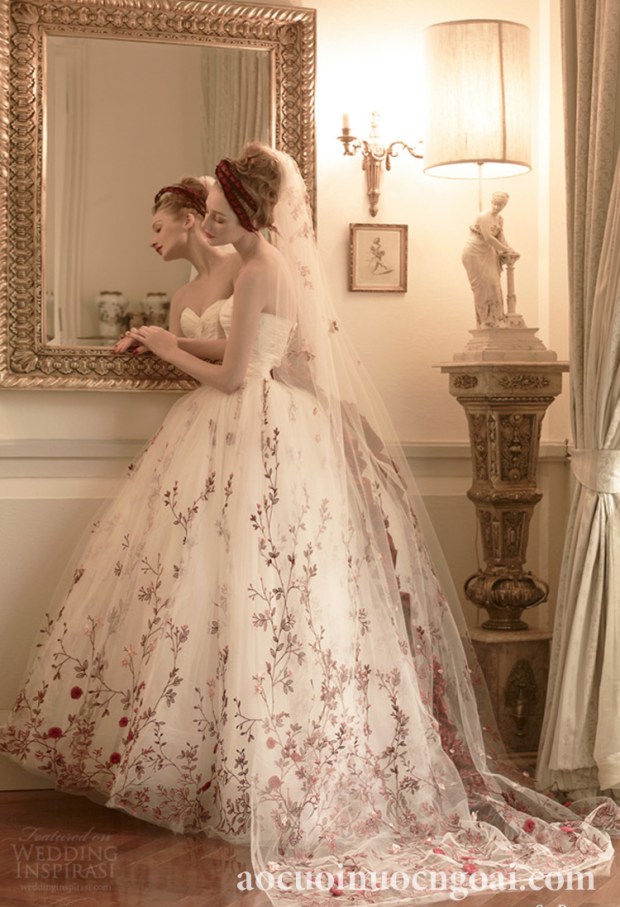 ao cuoi tung xoe ket ren bang tay tinh te thay cho ao cuoi mau cua mua cuoi 2015 