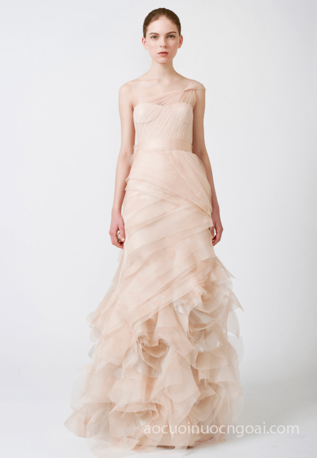 ao cuoi duoi ca xep tang mau hong nude 