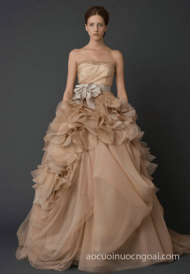 ao cuoi xep tang long lay 