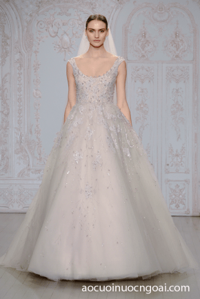 ao cuoi chu a co vuong mau tim khoi