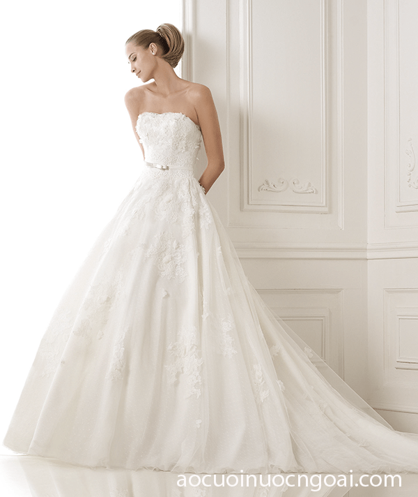 ao cuoi chu a cup nguc tung xoe dinh hoa nu tinh