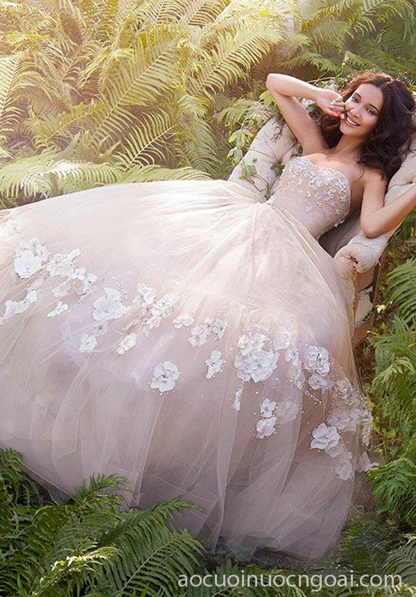 ao cuoi cong chua vien ren mau hong 