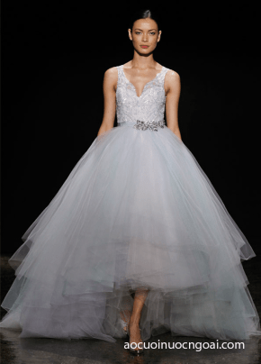 ao cuoi tung xoe chu a dep mau khoi co v thanh lich