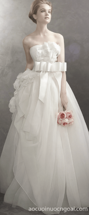 ao cuoi xoe cong chua Verawnag