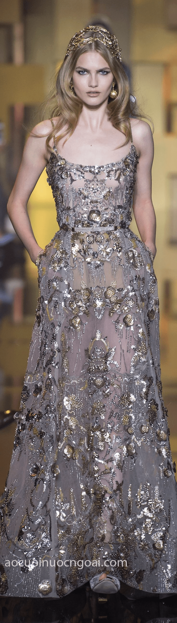 ao cuoi xoe chu a ket ren mau tim nhat 