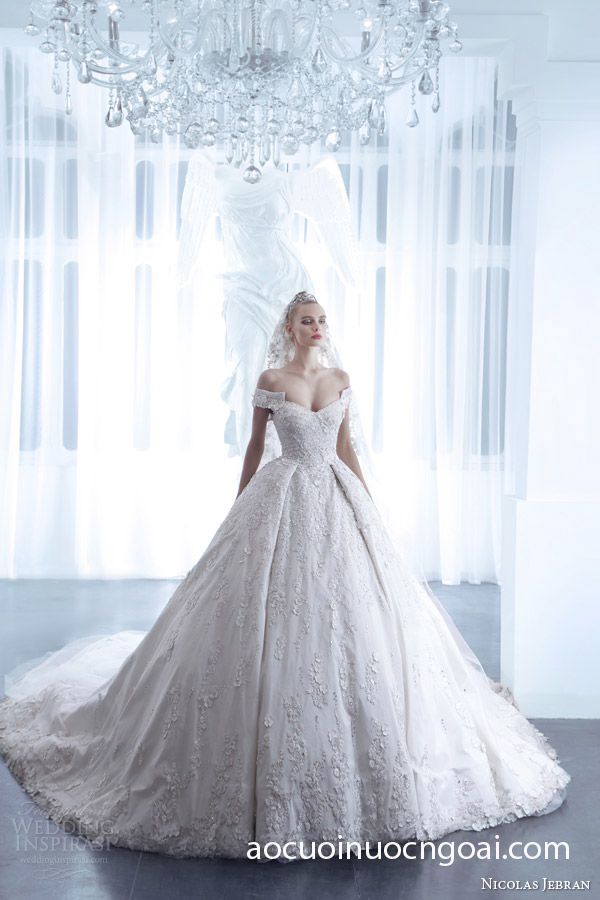 ao cuoi cong chua co thuyen tay lo long lay 