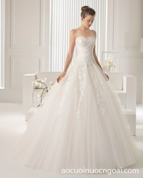 ao cuoi xoe cong chua cup nguc dinh hoa roi quyen ru