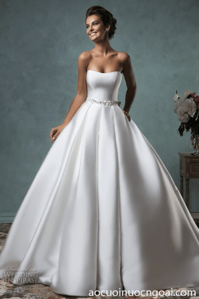 áo cưới cúp ngực đơn giản sang trọng trên satin