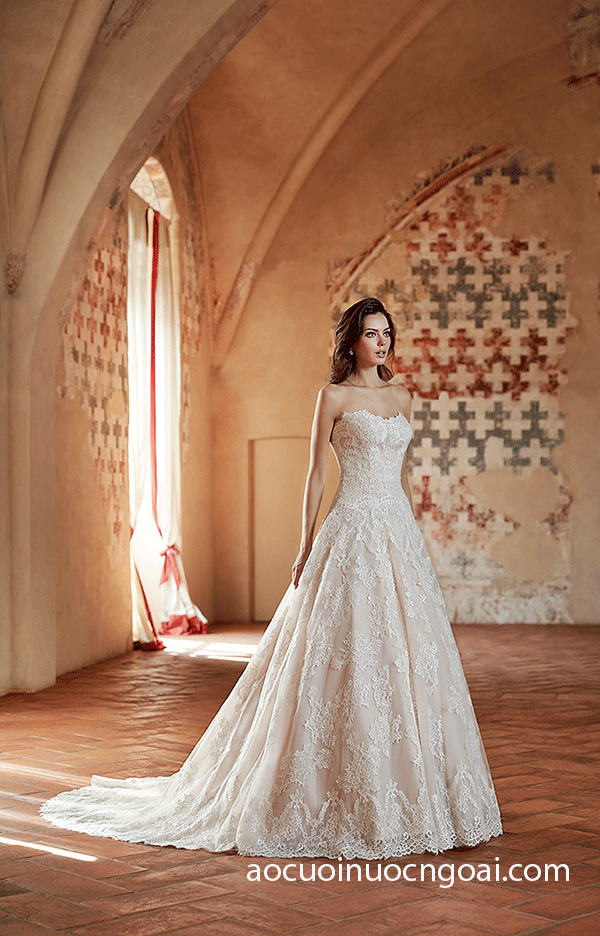 ao cuoi xoe chu a cup nguc dinh ren