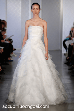 ao cuoi cong chua cup nguc ngang xep tang an tuong sang trong