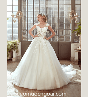 ao cuoi xoe cong chua than ren tay lo