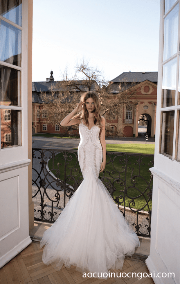 ao cuoi duoi ca cup tim sang trong goi cam chan xoe bong benh 