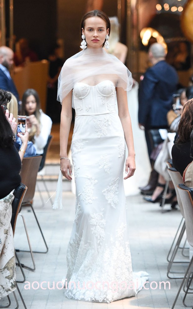 ao cuoi duoi ca sachin-babi-spring-18-bridal-08 may ao cuoi nuoc ngoai meera meera fashion concept