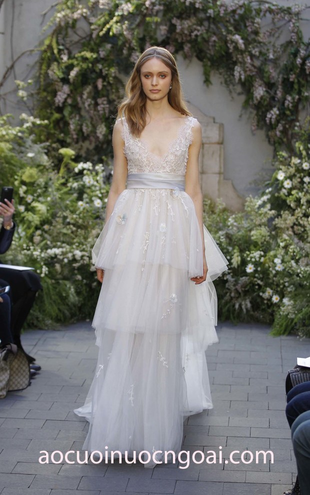ao cuoi nuoc ngoai 2018 Monique-lhuillier-bridal-spring-17 256 may ao cuoi dep sai gon ao cuoi meera meera fashion concept