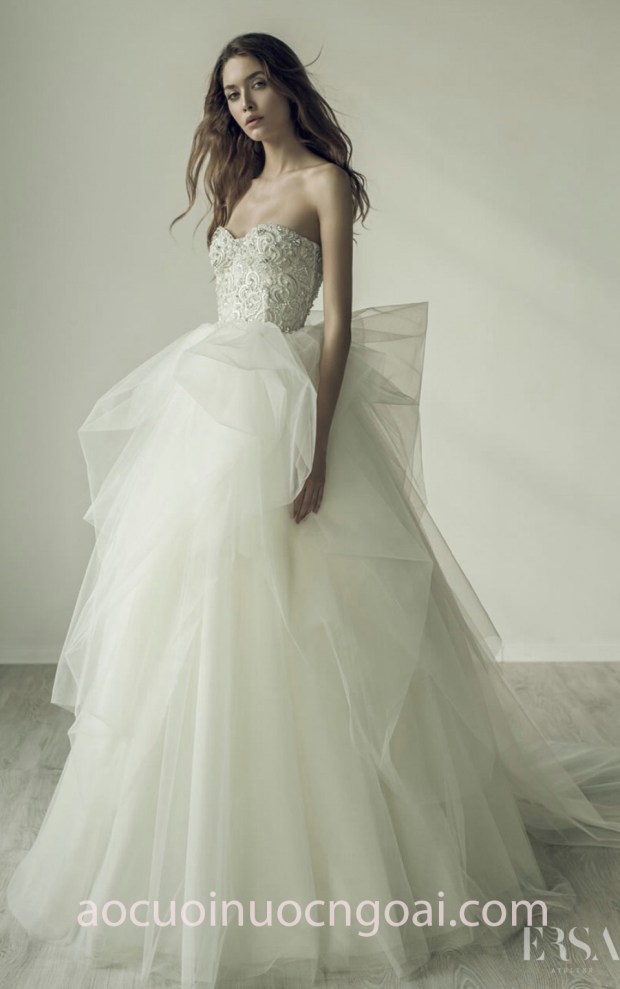 ao cuoi cong chua xep tang Ersa Atelier-sonora dia chi may ao cuoi dep sai gon xuong may ao cuoi cao cap meera meera fashion concept.jpg