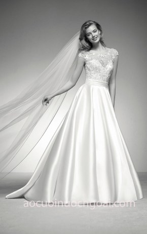 xưởng may áo cưới cao cấp meera meera fashion concept váy cưới công chúa đính đá Pronovias Priveé 2018 Iria