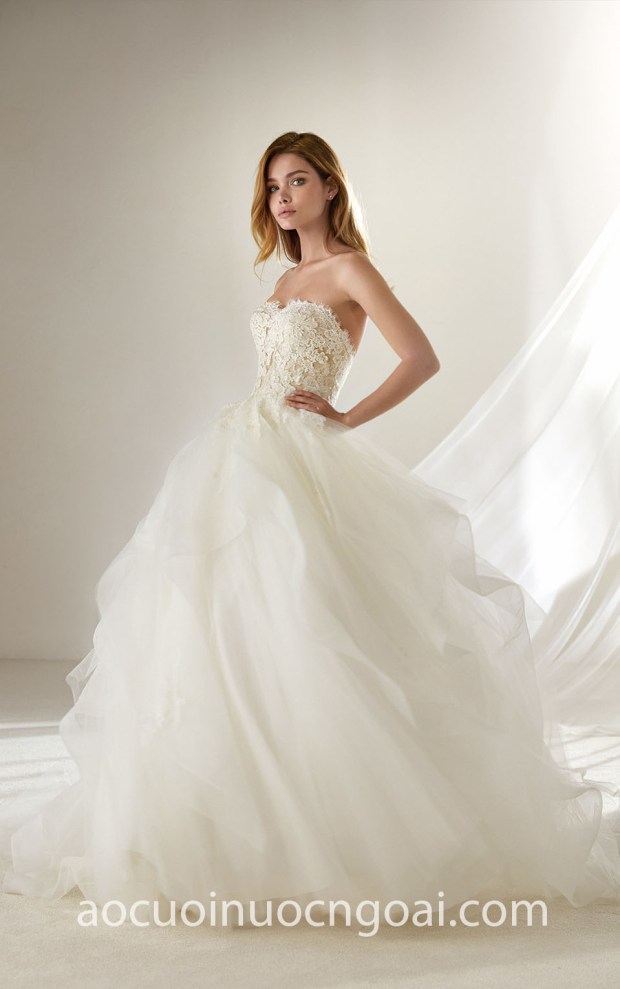 may vay cuoi cho co dau nho con meera meera bridal vay cuoi cong chua Pronovias Petite 2018 Draval