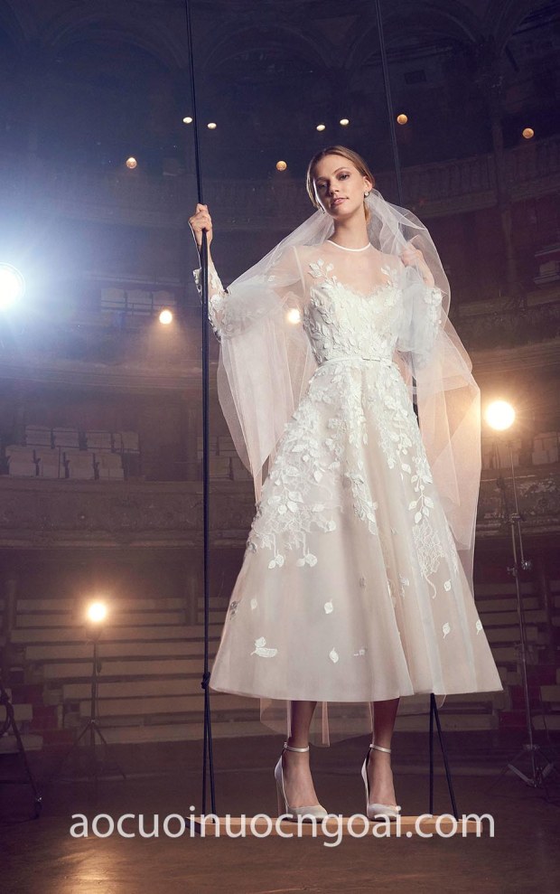 vay cuoi cong chua dep long lay Elie-Saab-FW18-Bridal-04 xuong may ao cuoi dep tp hcm sai gon meera meera bridal