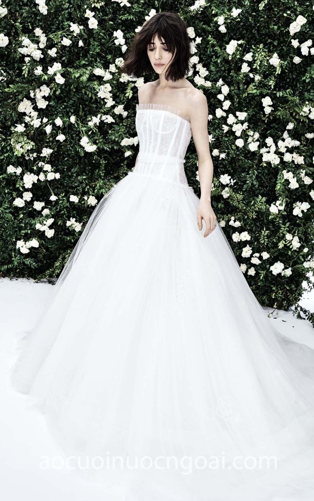 may ao cuoi dep tp hcm meera meera fashion concept Carolina Herrera