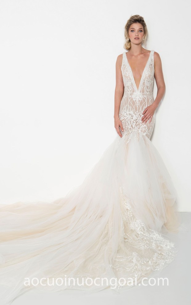 ao cuoi duoi ca tung xoe long lay may ao cuoi dep TP HCM Meera Meera Fashion Concept Yaniv Persy 2019 Stunning