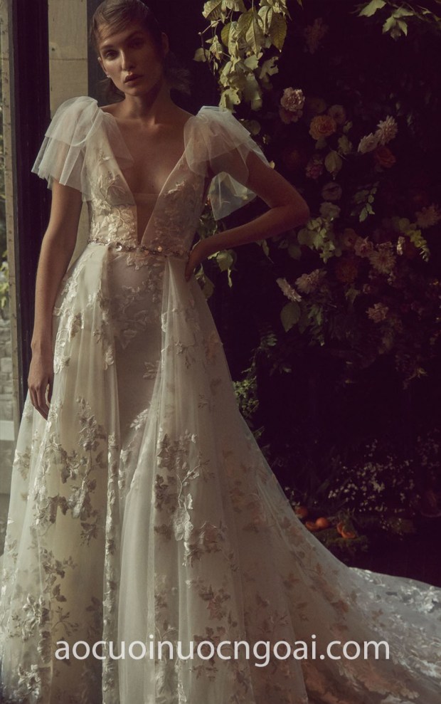 dia chi may ao cuoi ren dep Sai Gon Meera Meera Bridal Monique Lhuillier