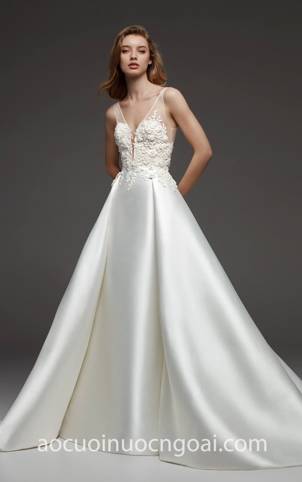 ao cuoi cong chua xoe long lay sang trong