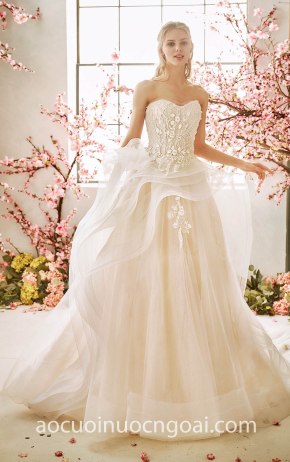 vay cuoi cong chua xep tang Meera Meera Fashion Concept