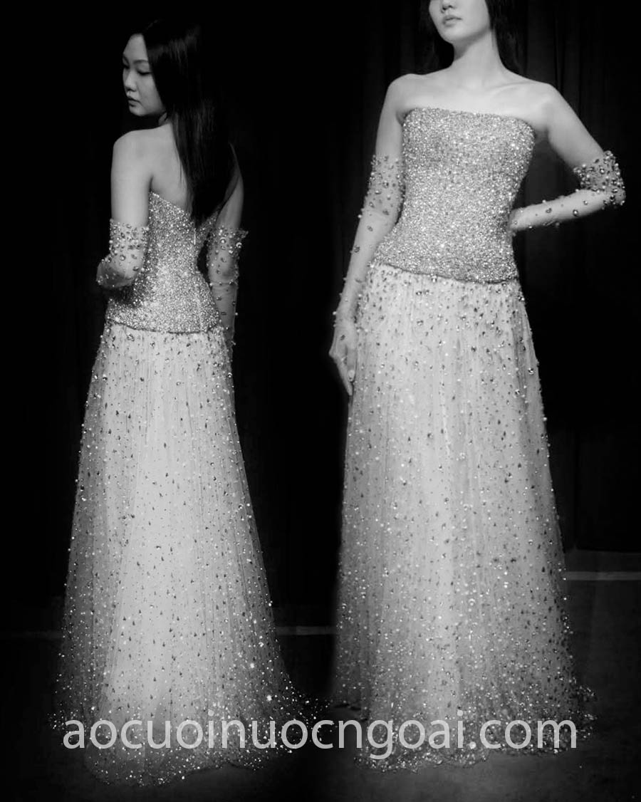 váy cưới hạ eo đính đá pha lê lấp lánh